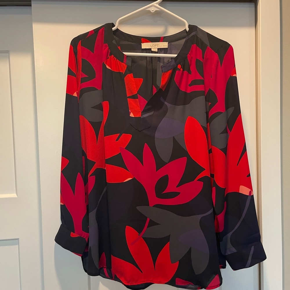Loft - Petites - size MP - beautiful red and navy blouse